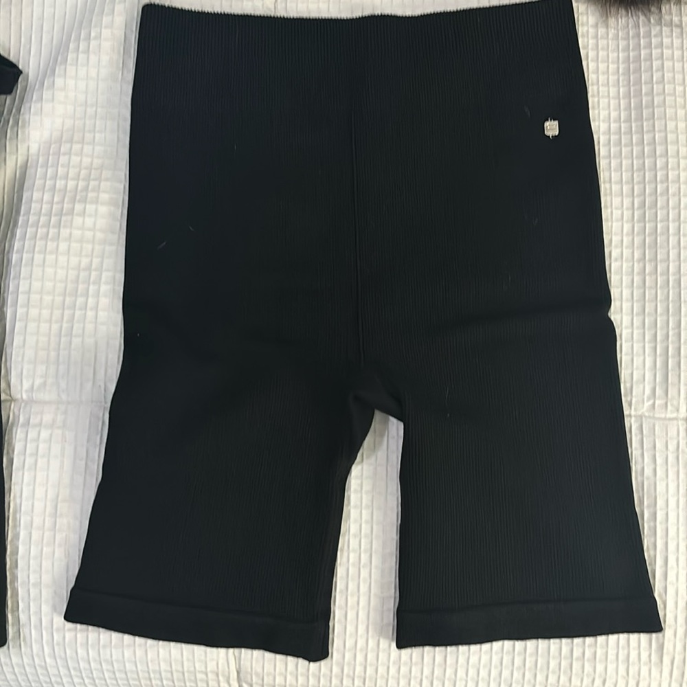 Halara’s cloud, seamless, high waisted, short, ribbed, elastic fabric